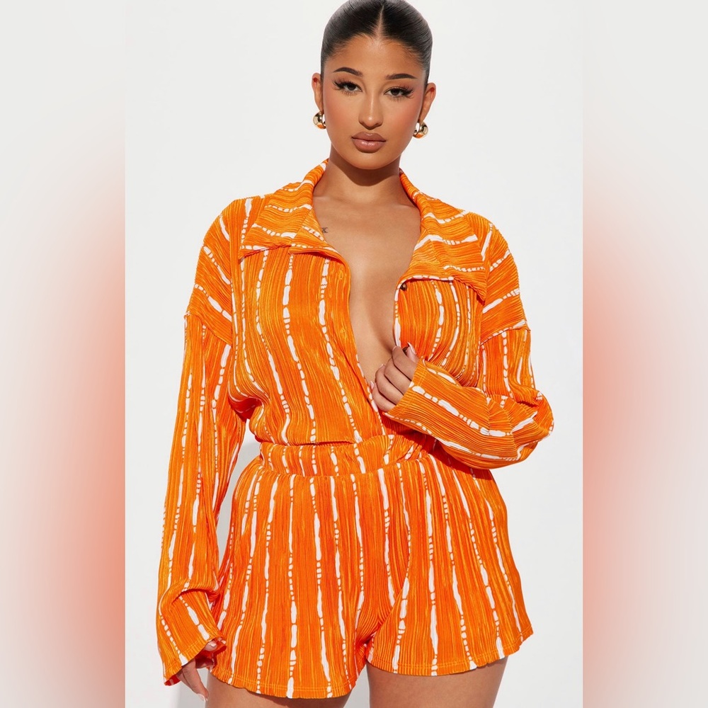 NWT Vibrant  Vertical Stripe Short Set 1X